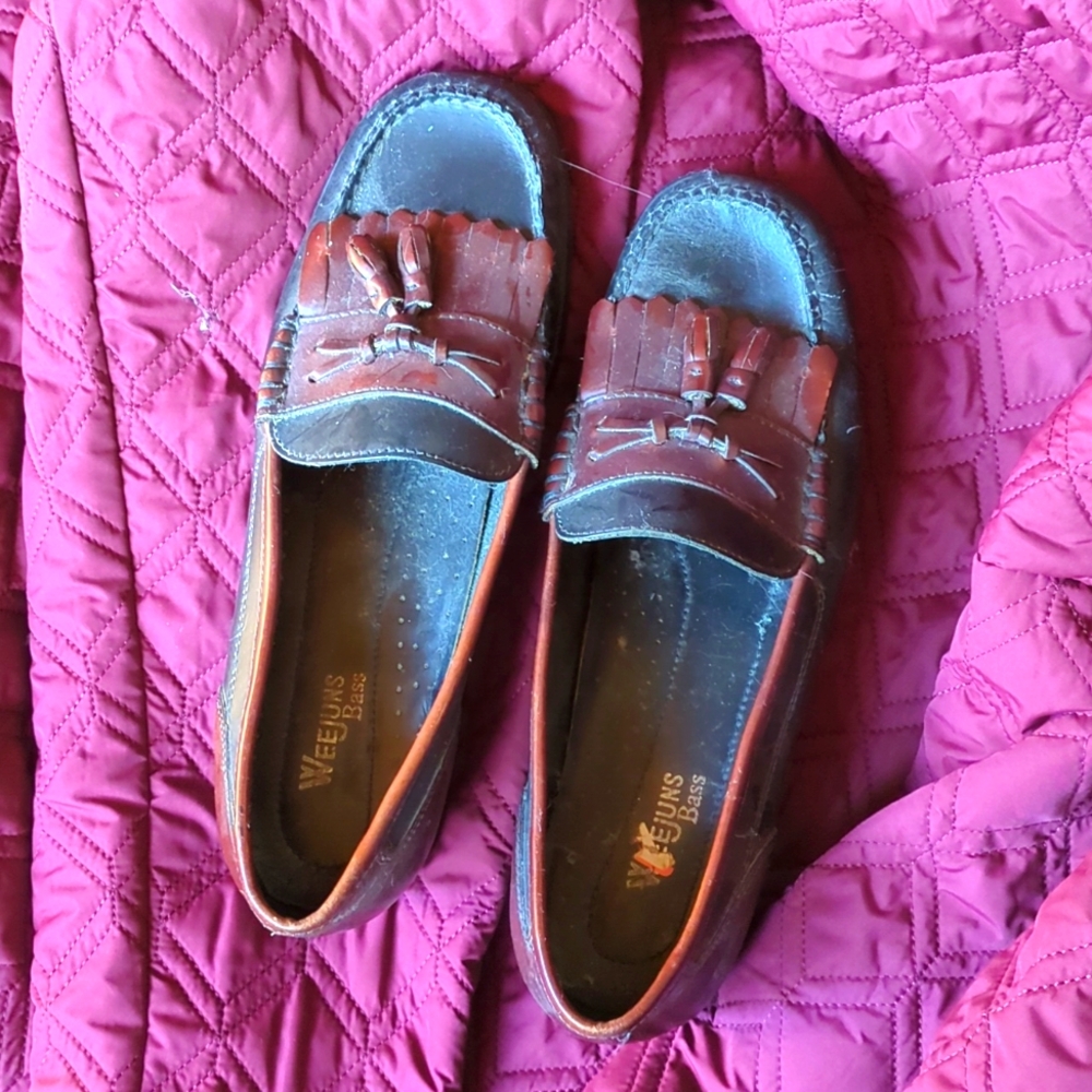 Weekend bass black and burgundy dress shoes